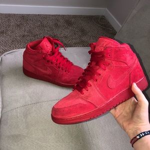 All red jordan 1s
